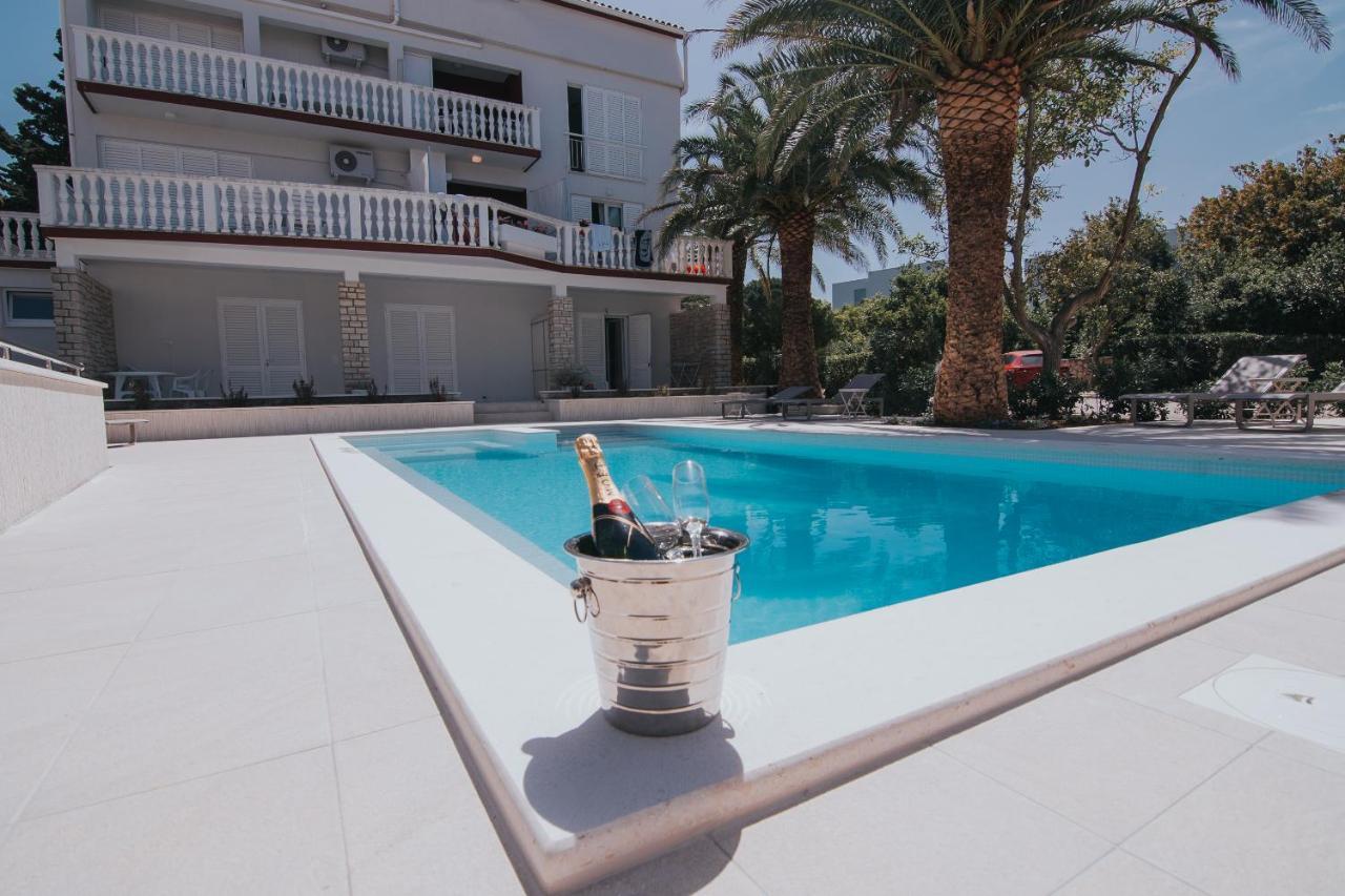 Seagull Pool Apartments & Studios Novalja Exterior photo