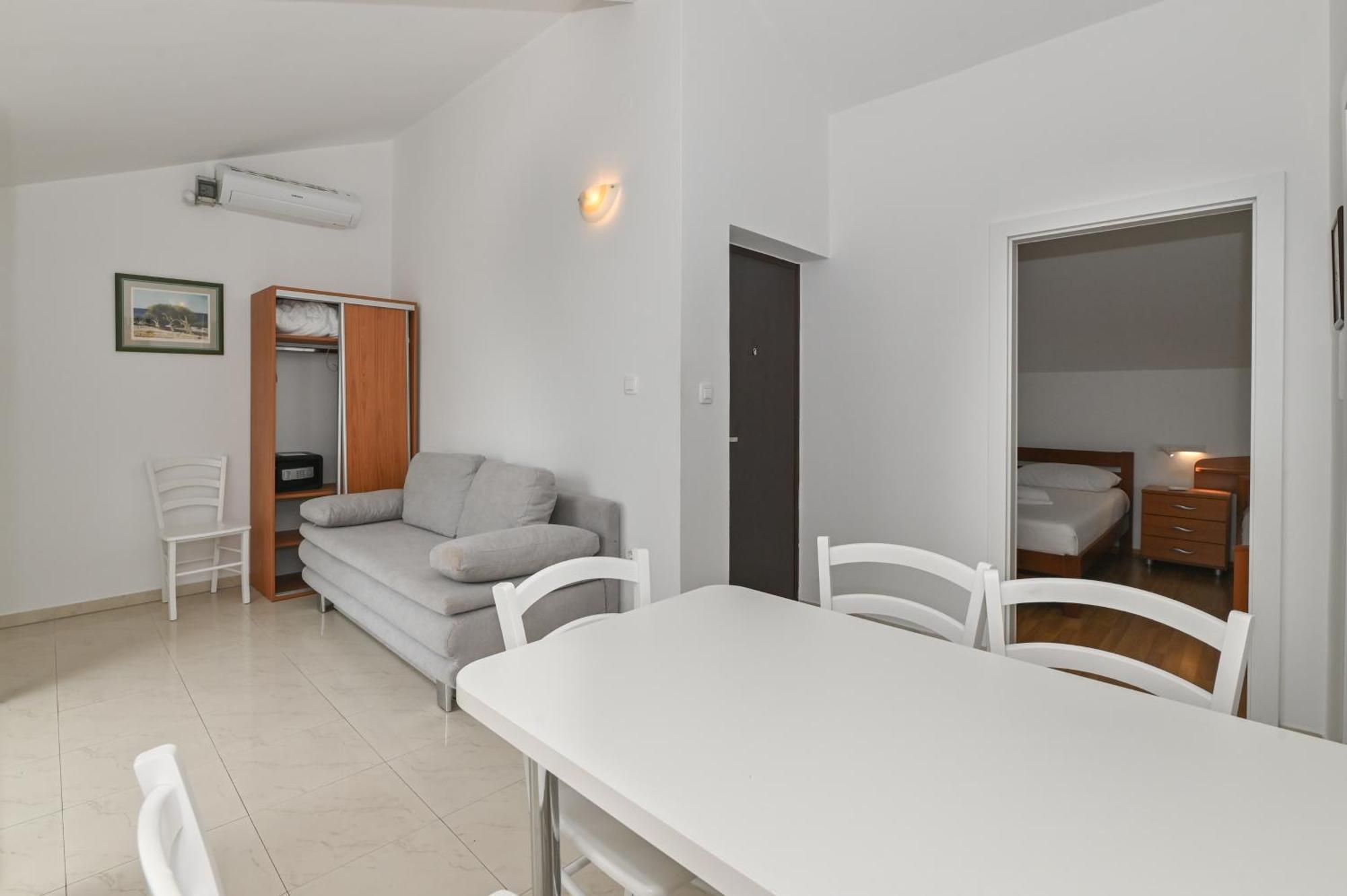 Seagull Pool Apartments & Studios Novalja Exterior photo