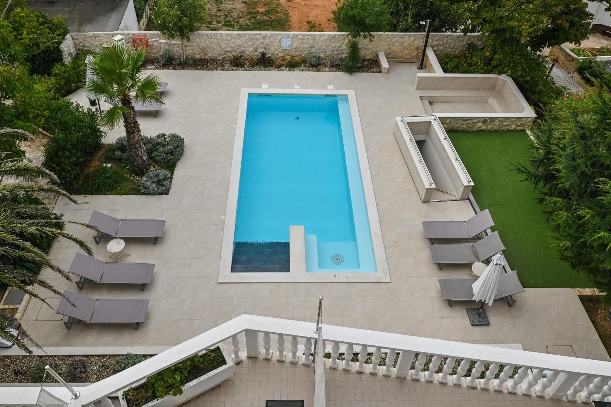 Seagull Pool Apartments & Studios Novalja Exterior photo