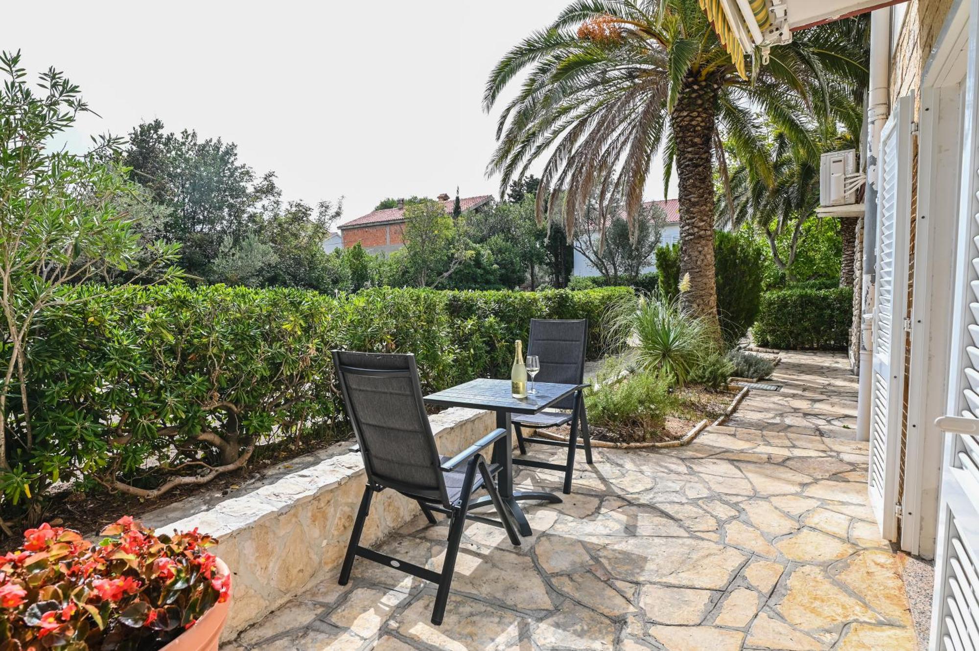 Seagull Pool Apartments & Studios Novalja Exterior photo