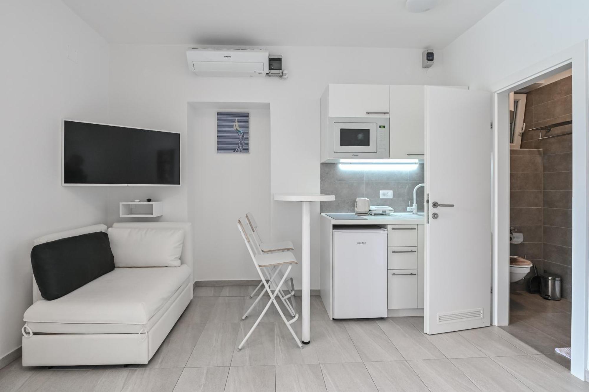 Seagull Pool Apartments & Studios Novalja Exterior photo