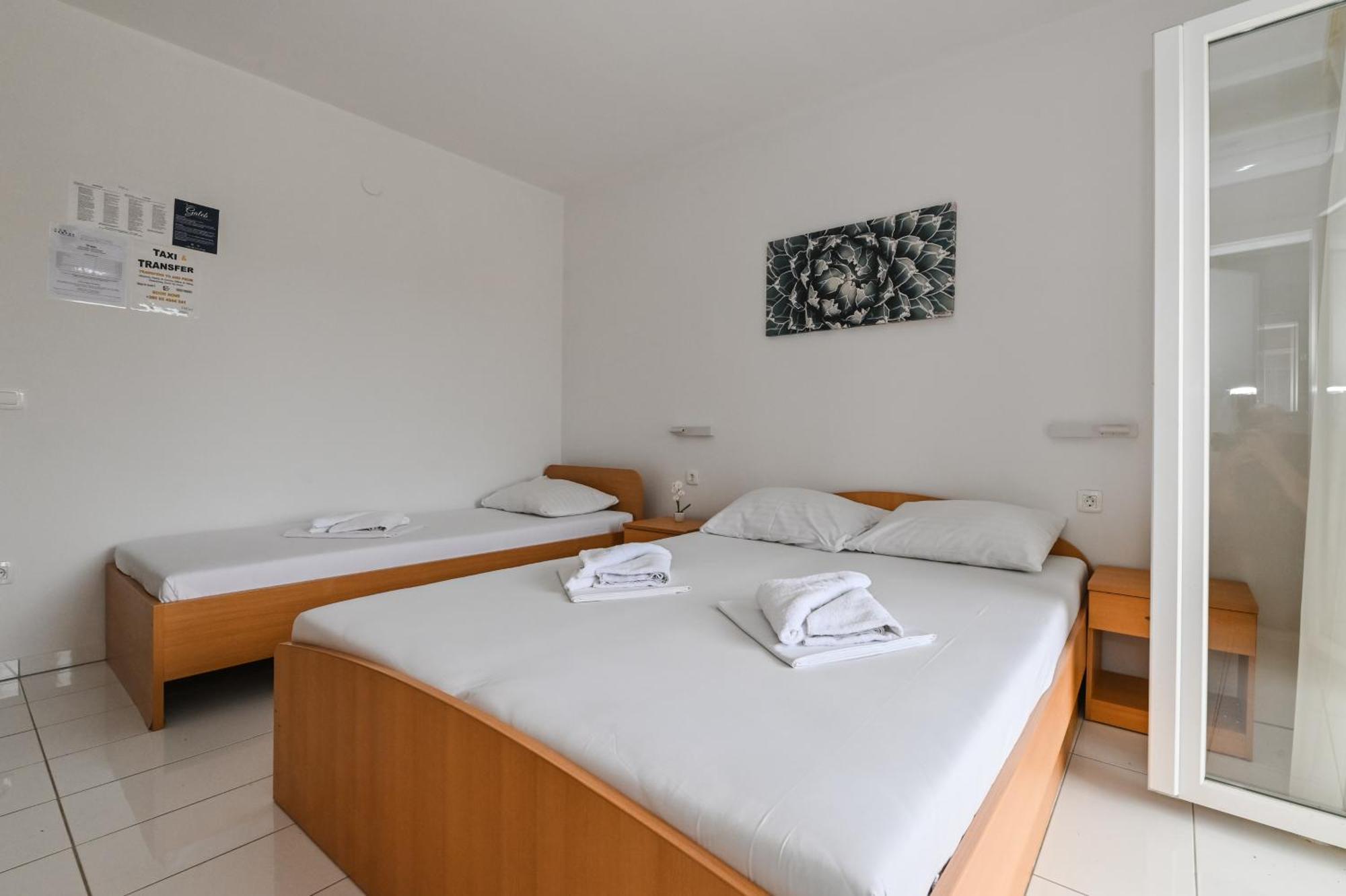 Seagull Pool Apartments & Studios Novalja Room photo
