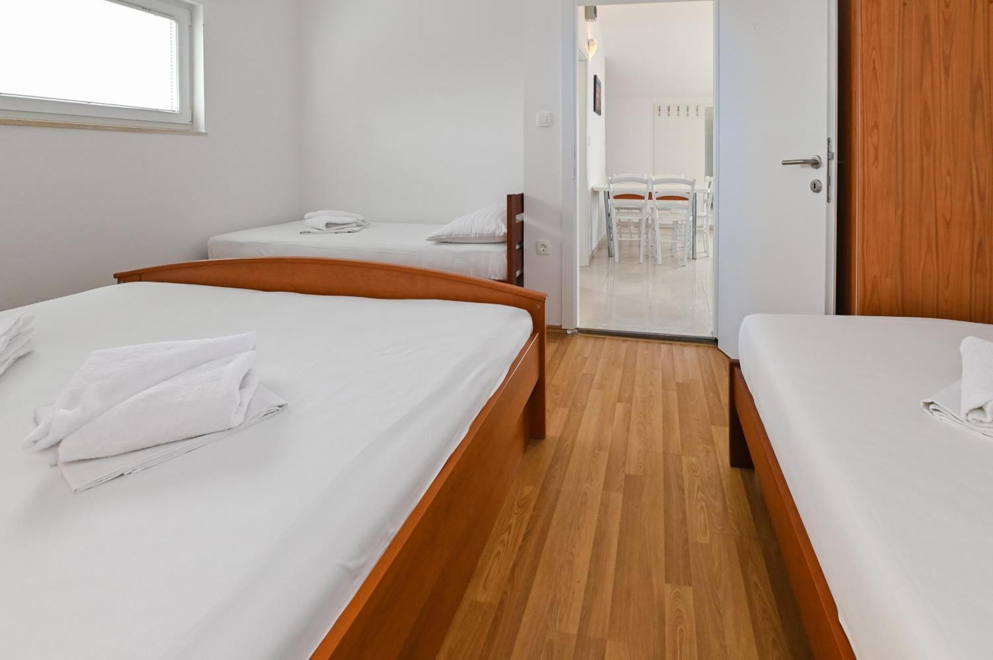 Seagull Pool Apartments & Studios Novalja Room photo