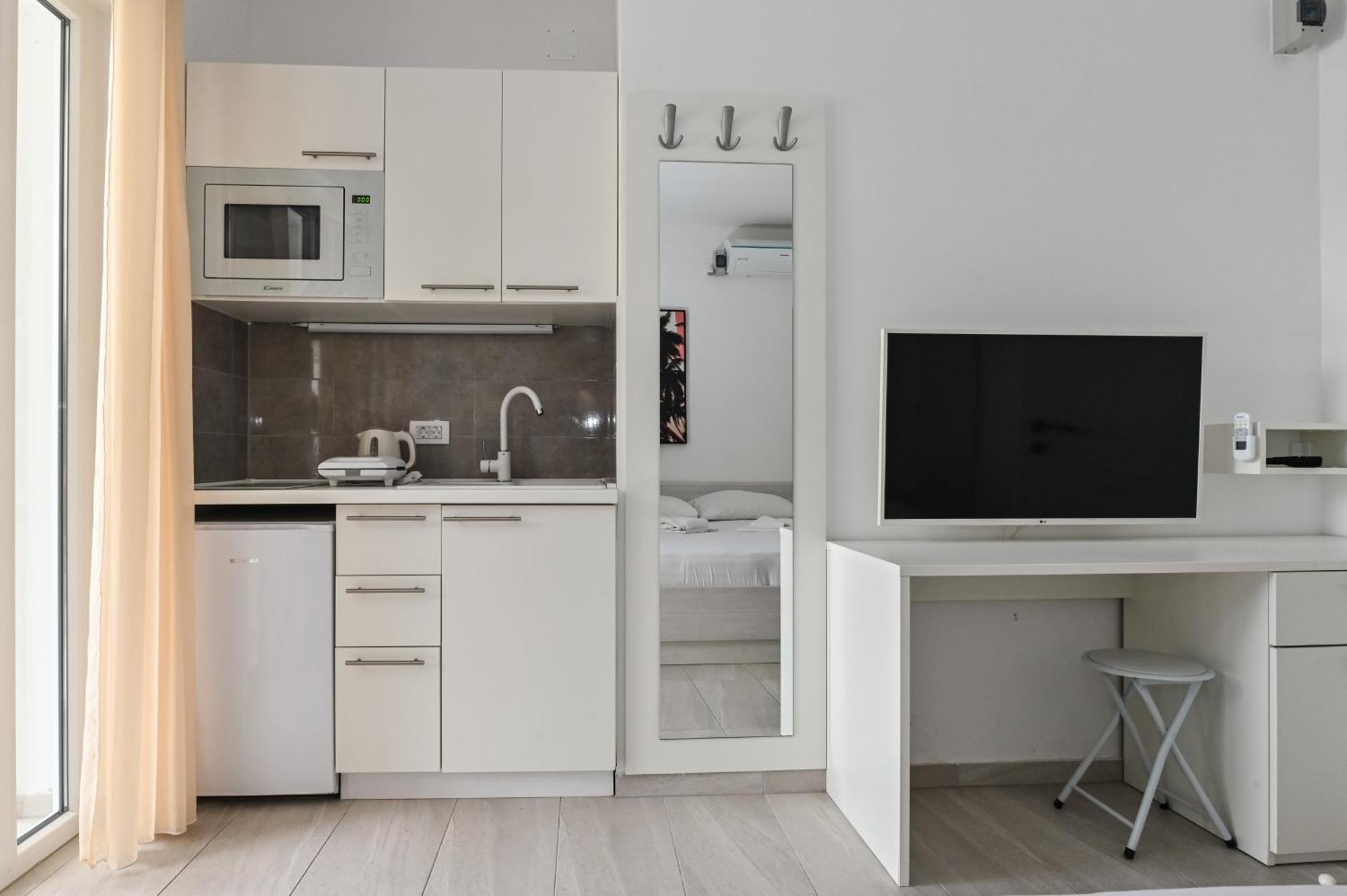 Seagull Pool Apartments & Studios Novalja Room photo